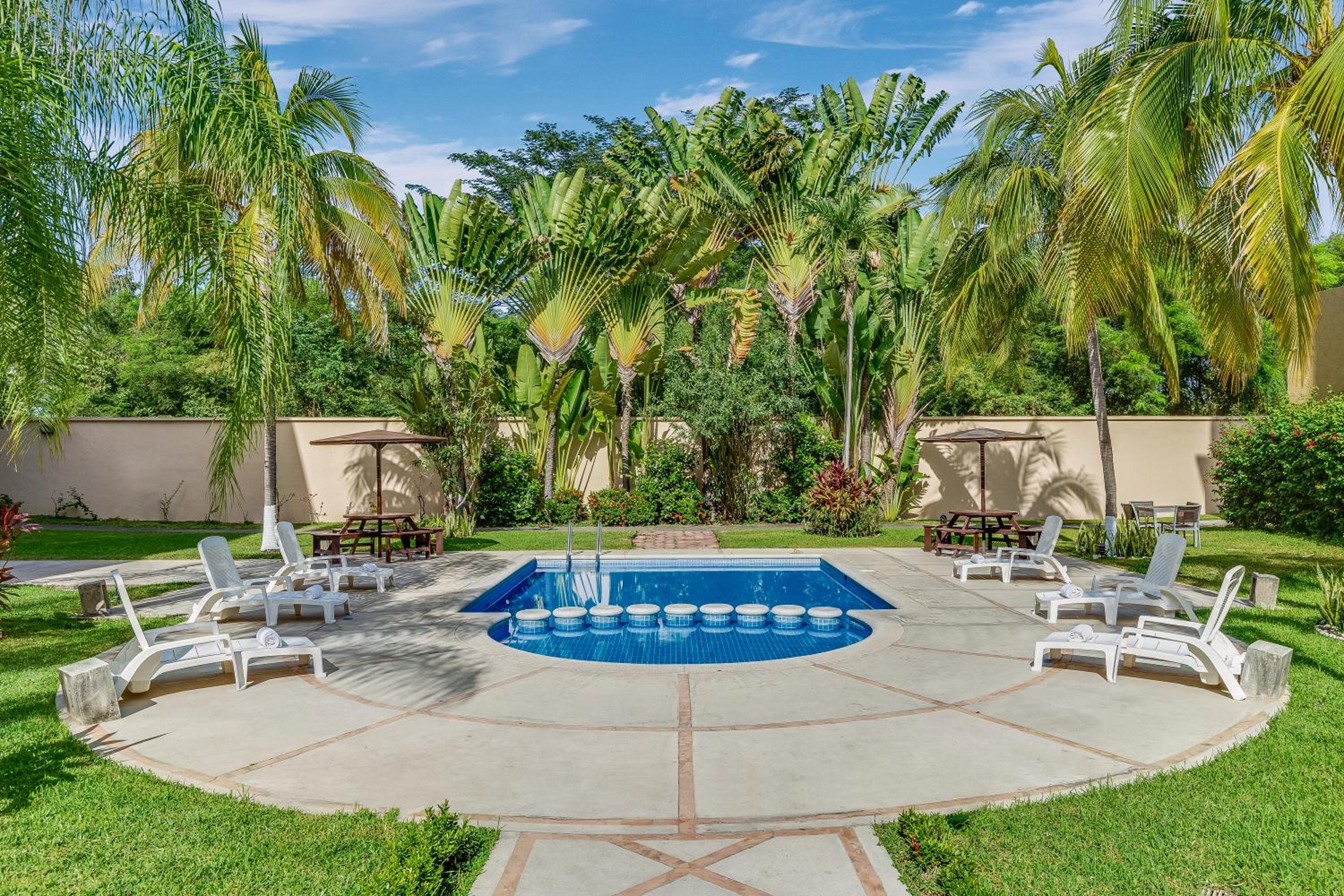 Colima Vacations - Fiesta Inn Colima - Property Image 4