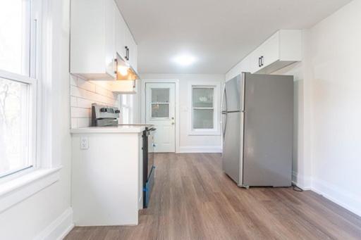 Cozy, Fully Renovated Home Near Lake- Lorne Park