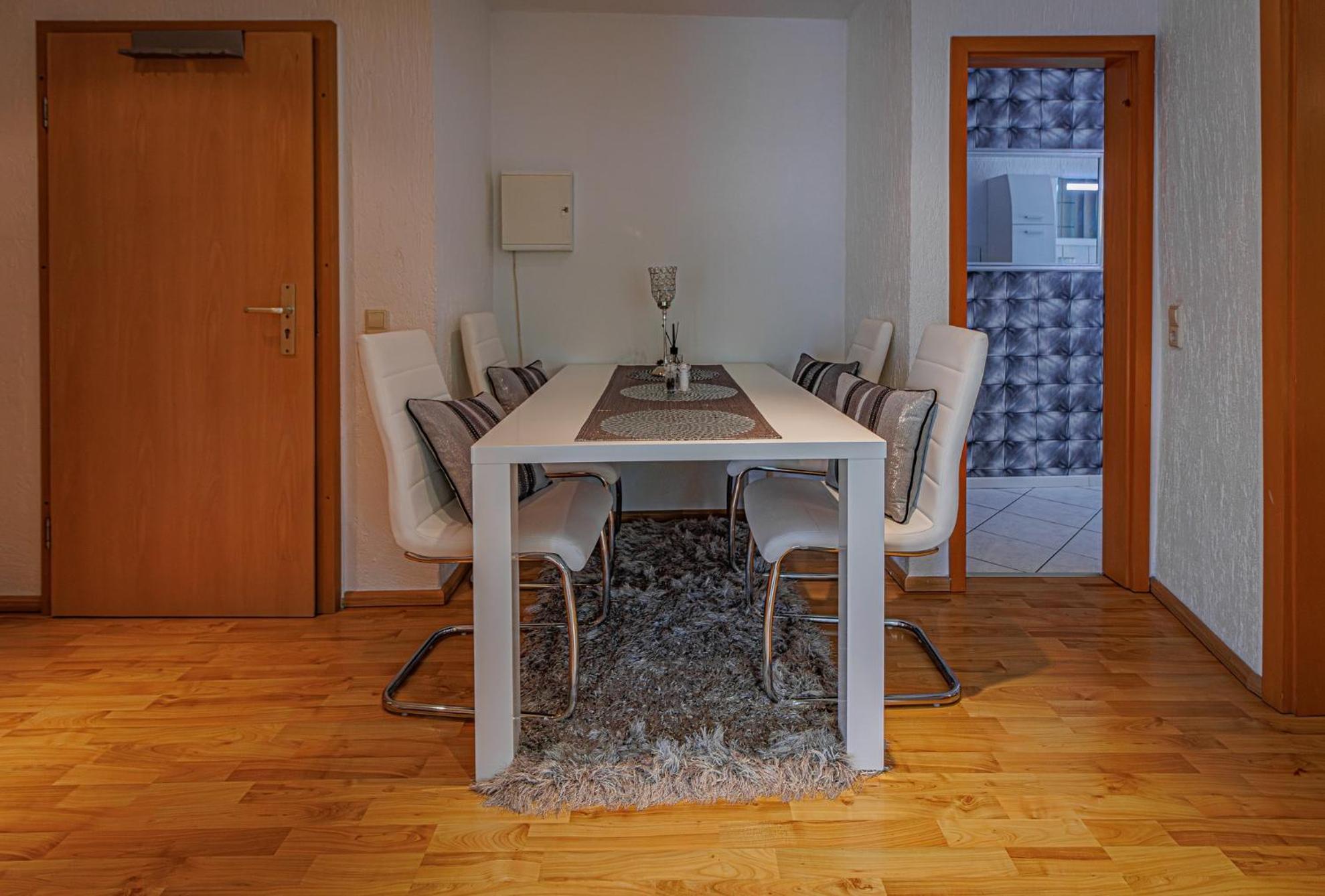 Wohnen über einem mediterranen Restaurant,Apartment 2 oder 3