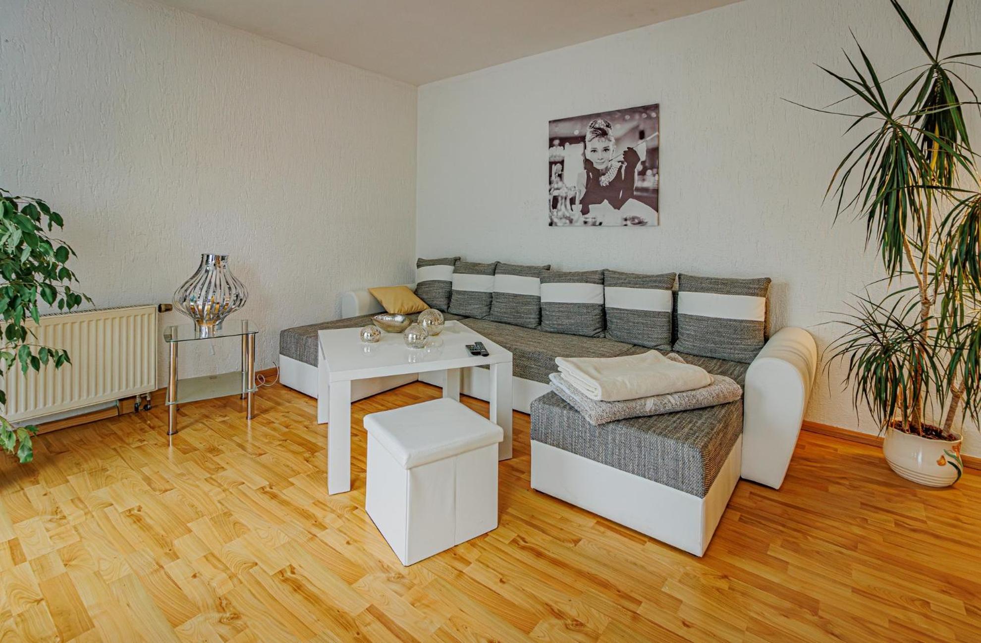Wohnen über einem mediterranen Restaurant,Apartment 2 oder 3