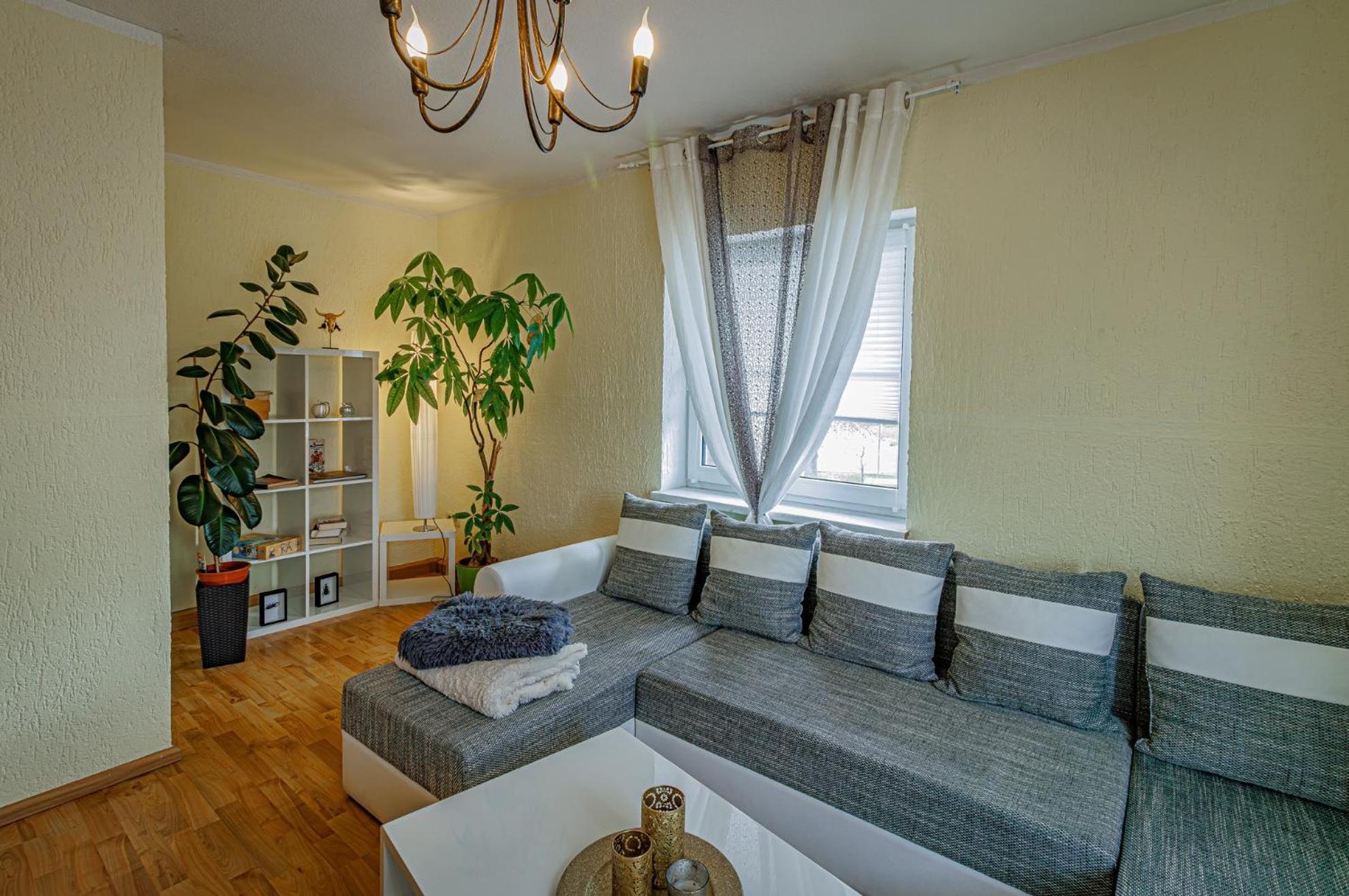 Wohnen über einem mediterranen Restaurant,Apartment 2 oder 3