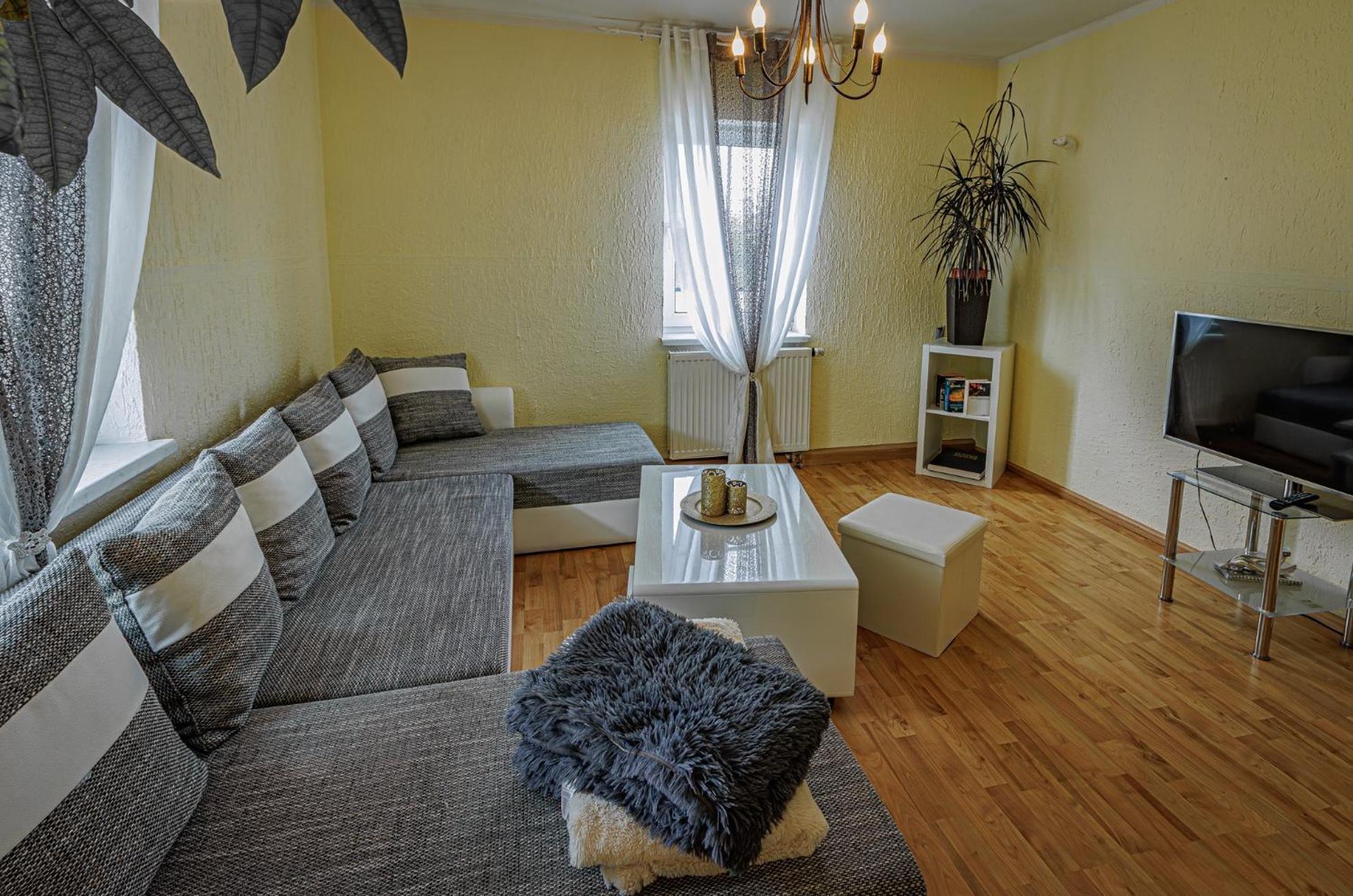 Wohnen über einem mediterranen Restaurant,Apartment 2 oder 3