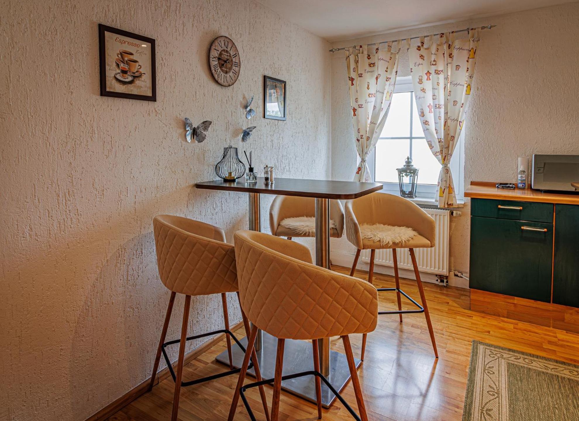 Wohnen über einem mediterranen Restaurant,Apartment 2 oder 3