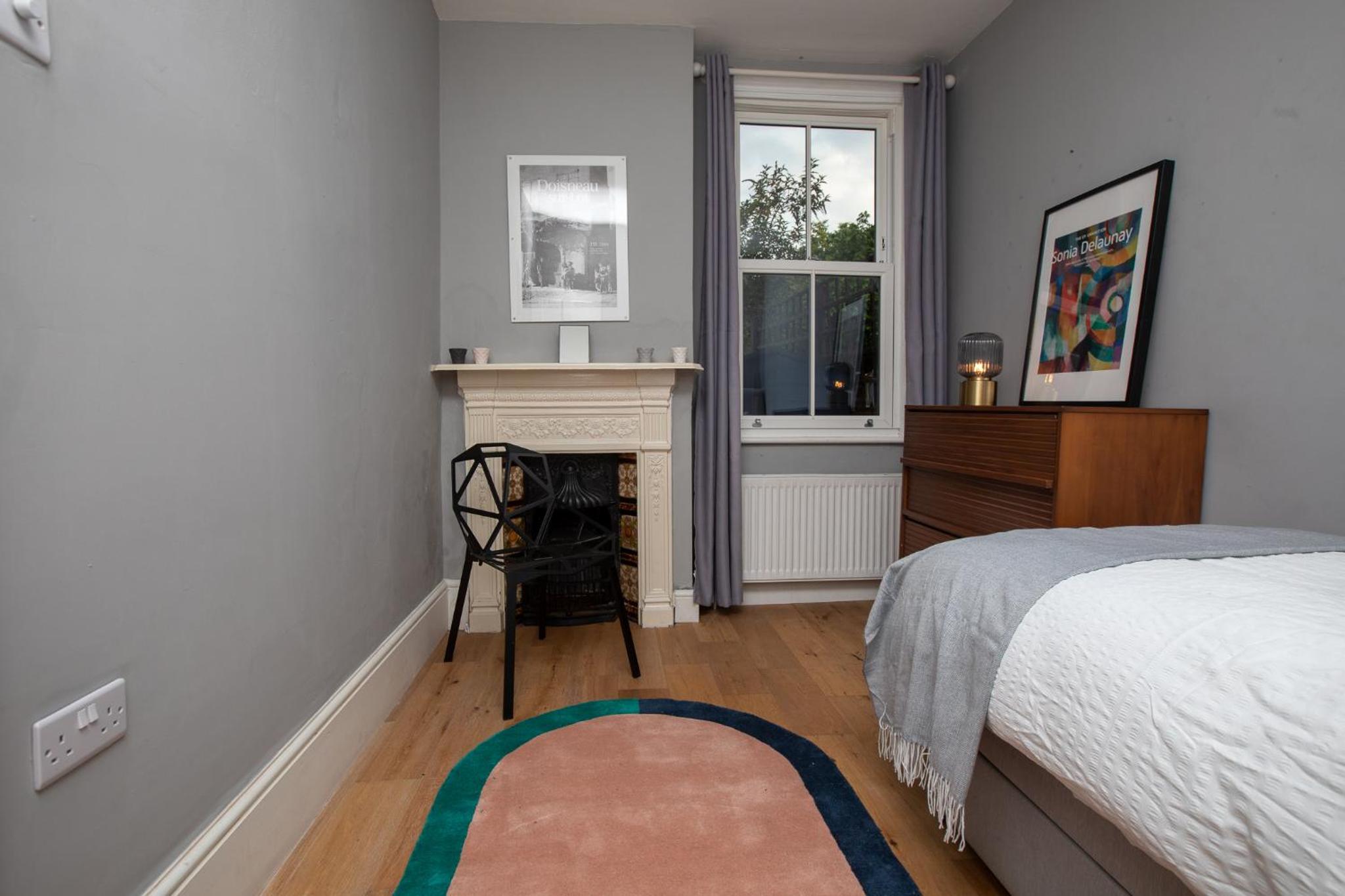 2 Bed Apartment in Sydenham, London view 5