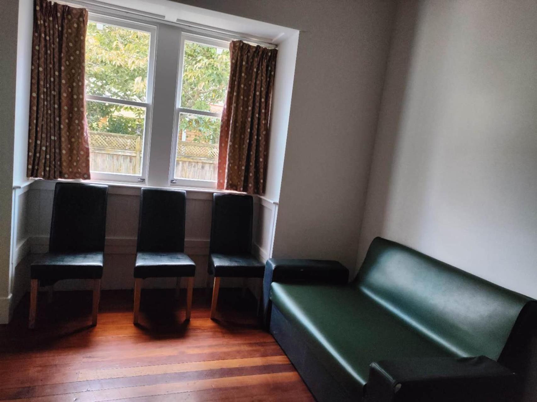 Cozy 5 bedrooms house 7 Rangiatea Road, Epsom view 3