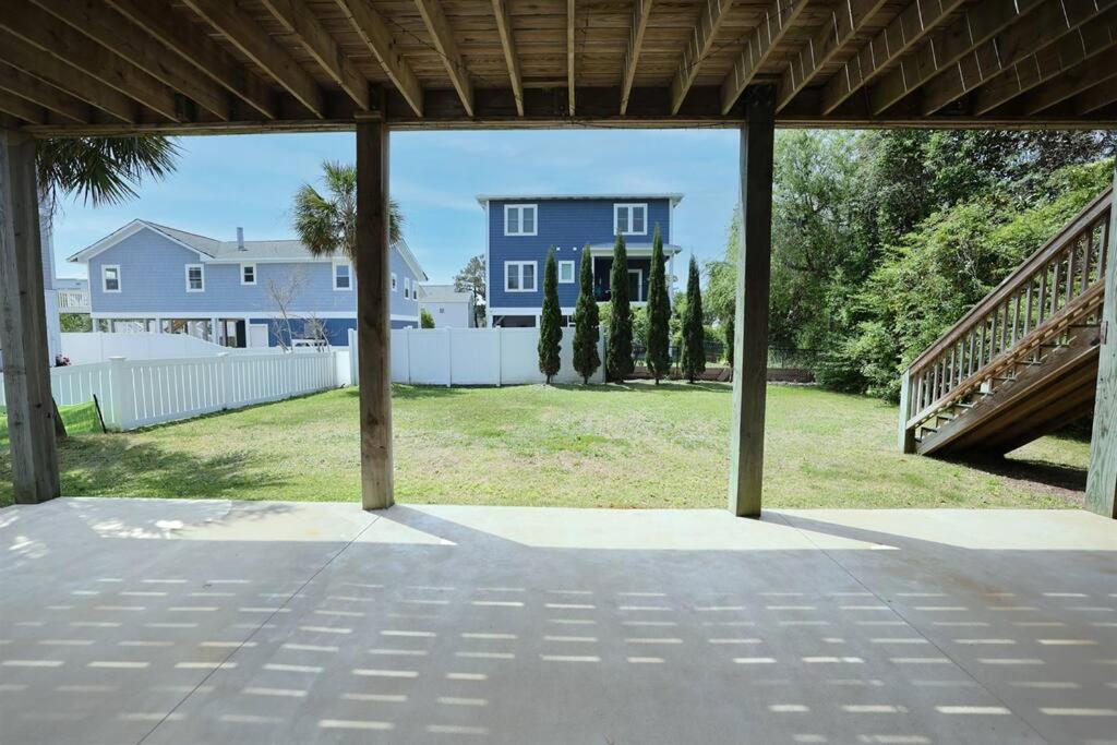 Modern upscale-House @ Lake-Golf Cart Rental-EV view 4