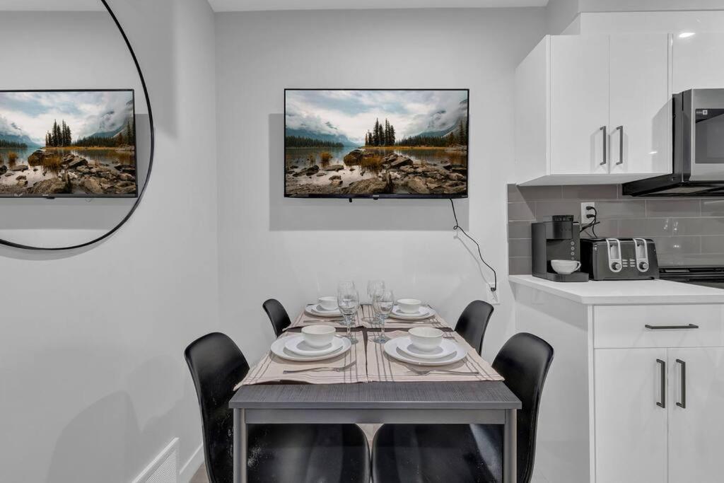 ModernSuite*NearAirport*2Queens*2Bedroom*FullKitchen