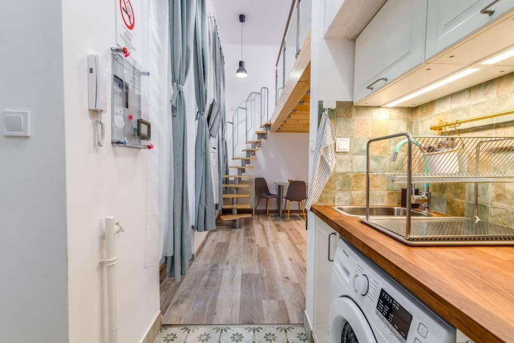 Amazing Kazinczy Flat No. 1 Budapest view 5