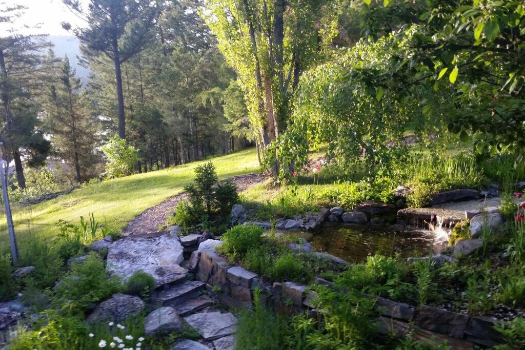 Cottage at Foys Lake Montana