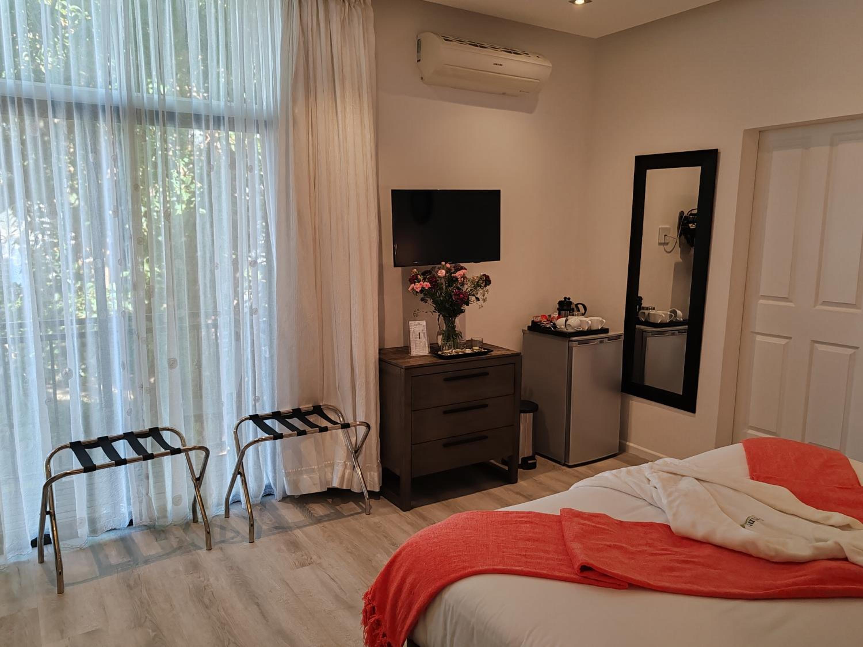 Point B Guest House -Sustainable Solar Energy — photo 159