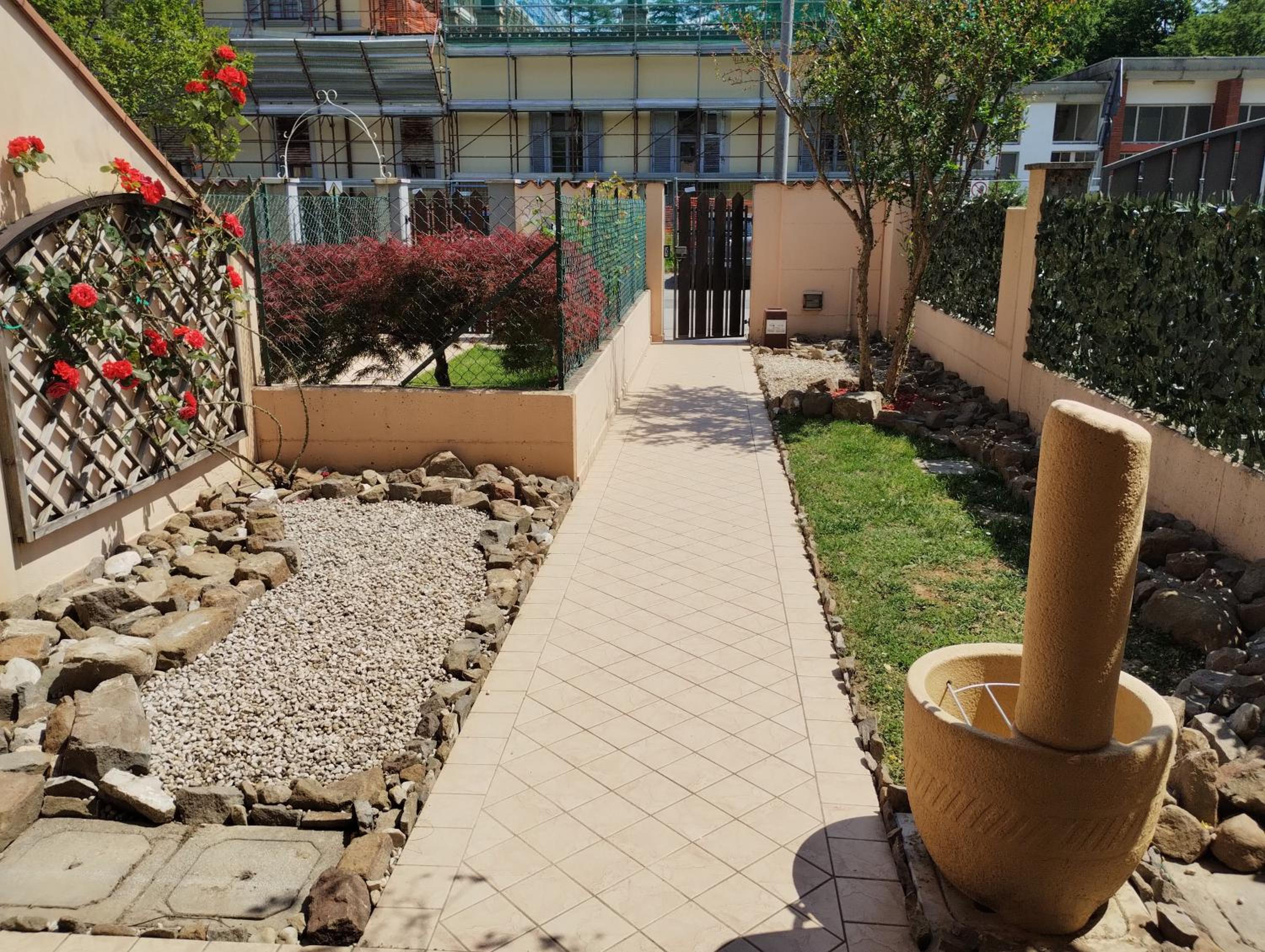Photo 6