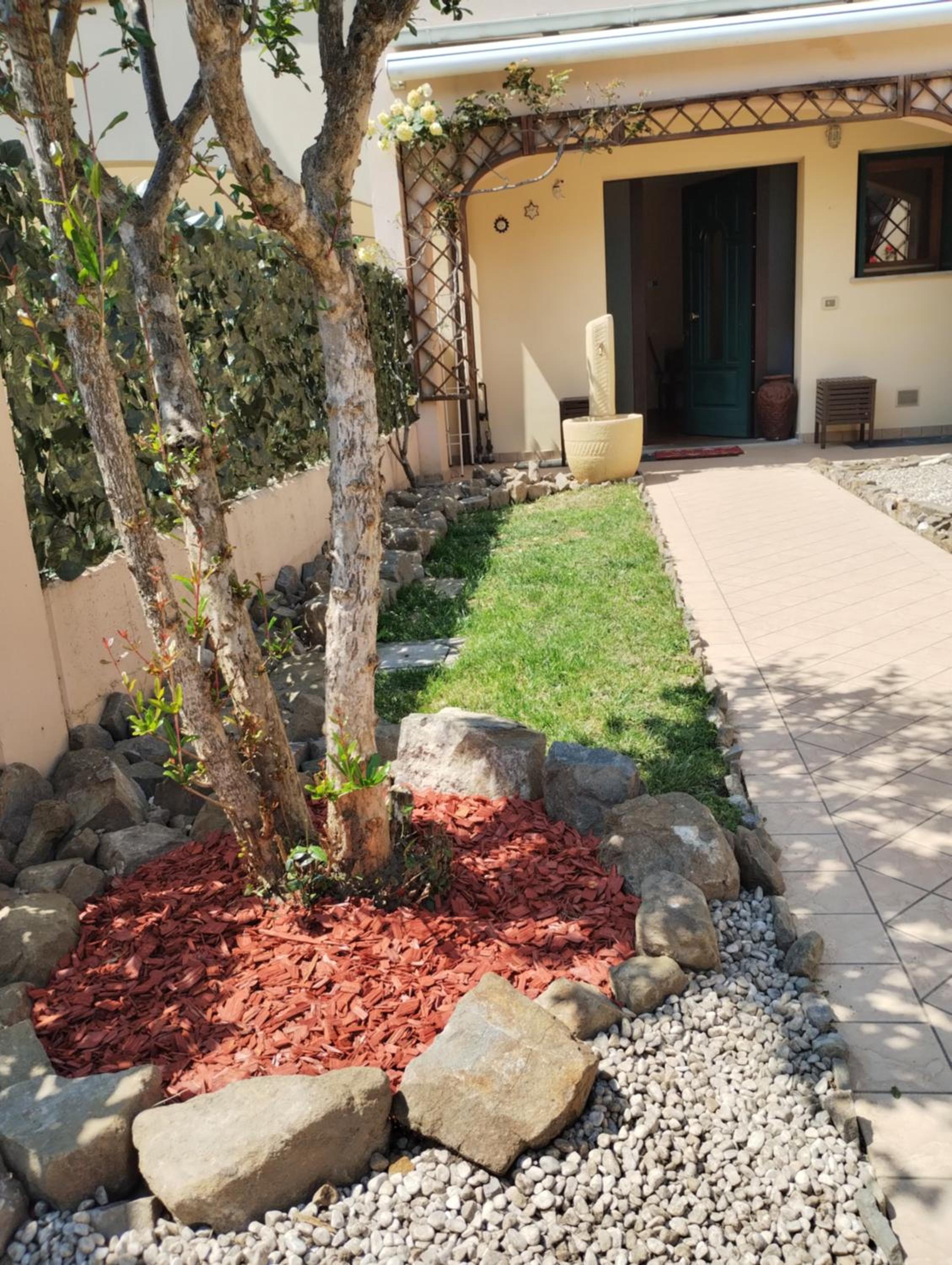 Border House view 3