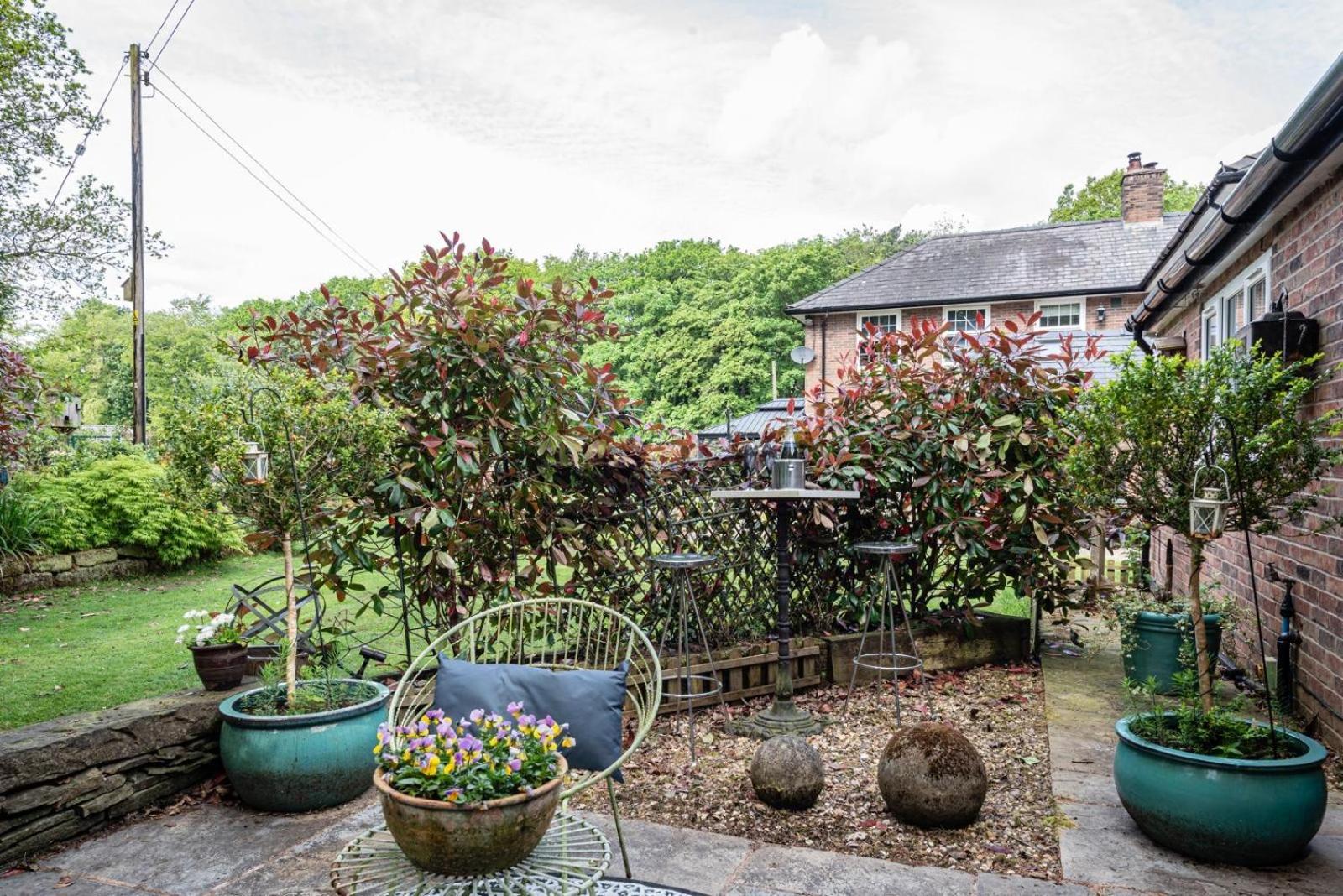 Quiet Self contained Cottage near Delamere Forest view 4