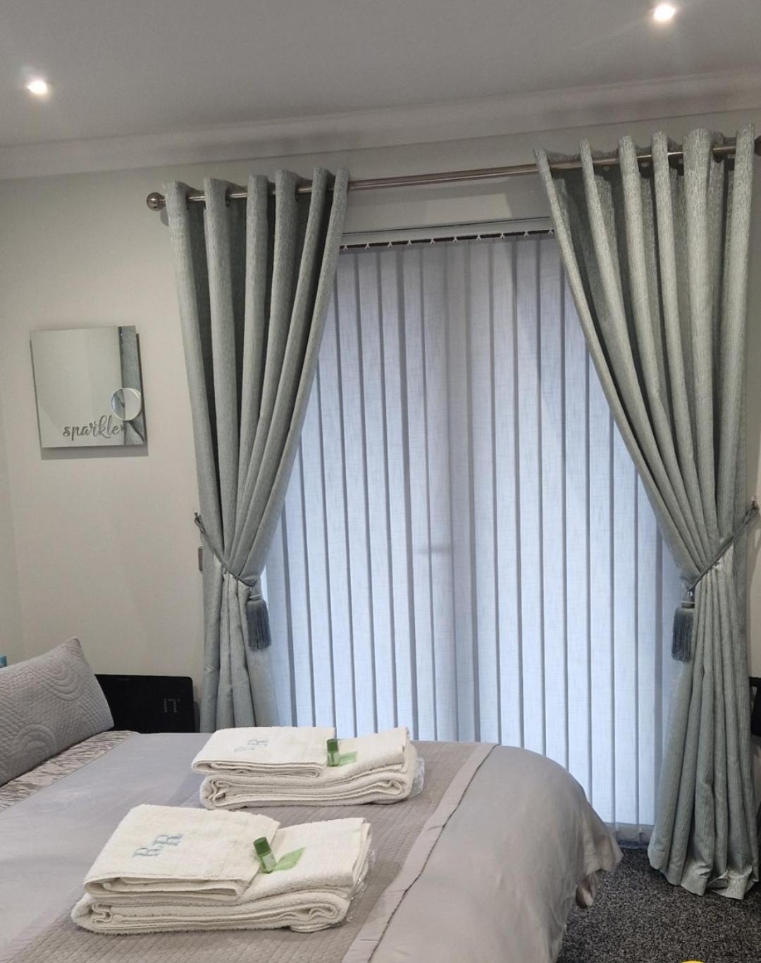 Room on the River view 3