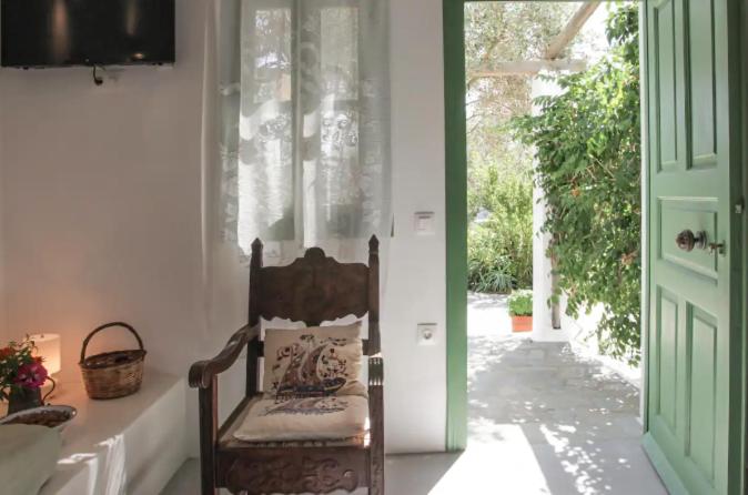 Xarites Skyros