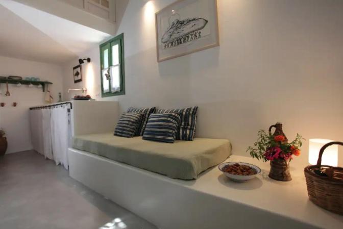 Xarites Skyros