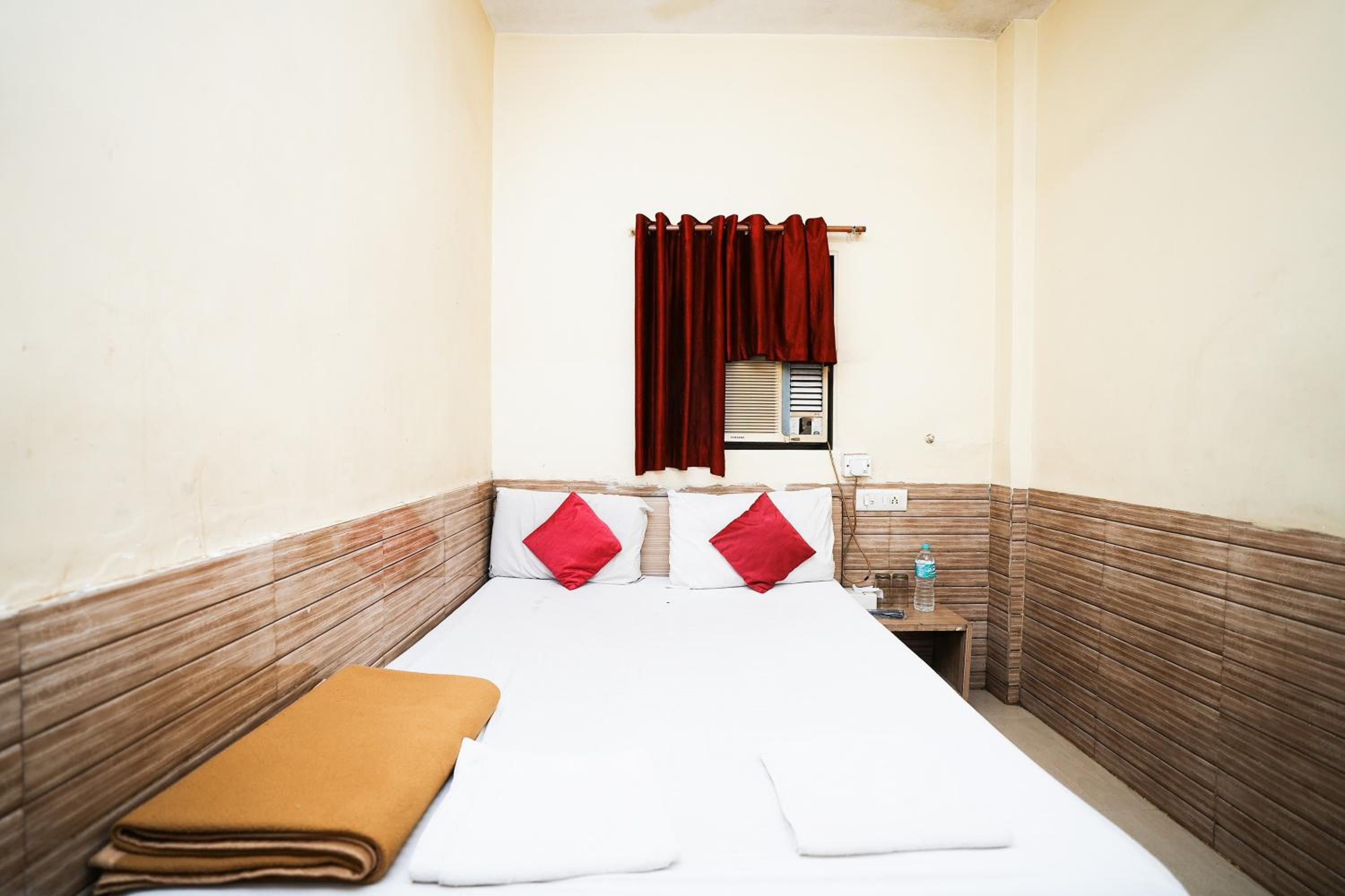 Hotel Sai Parikrama photo 3
