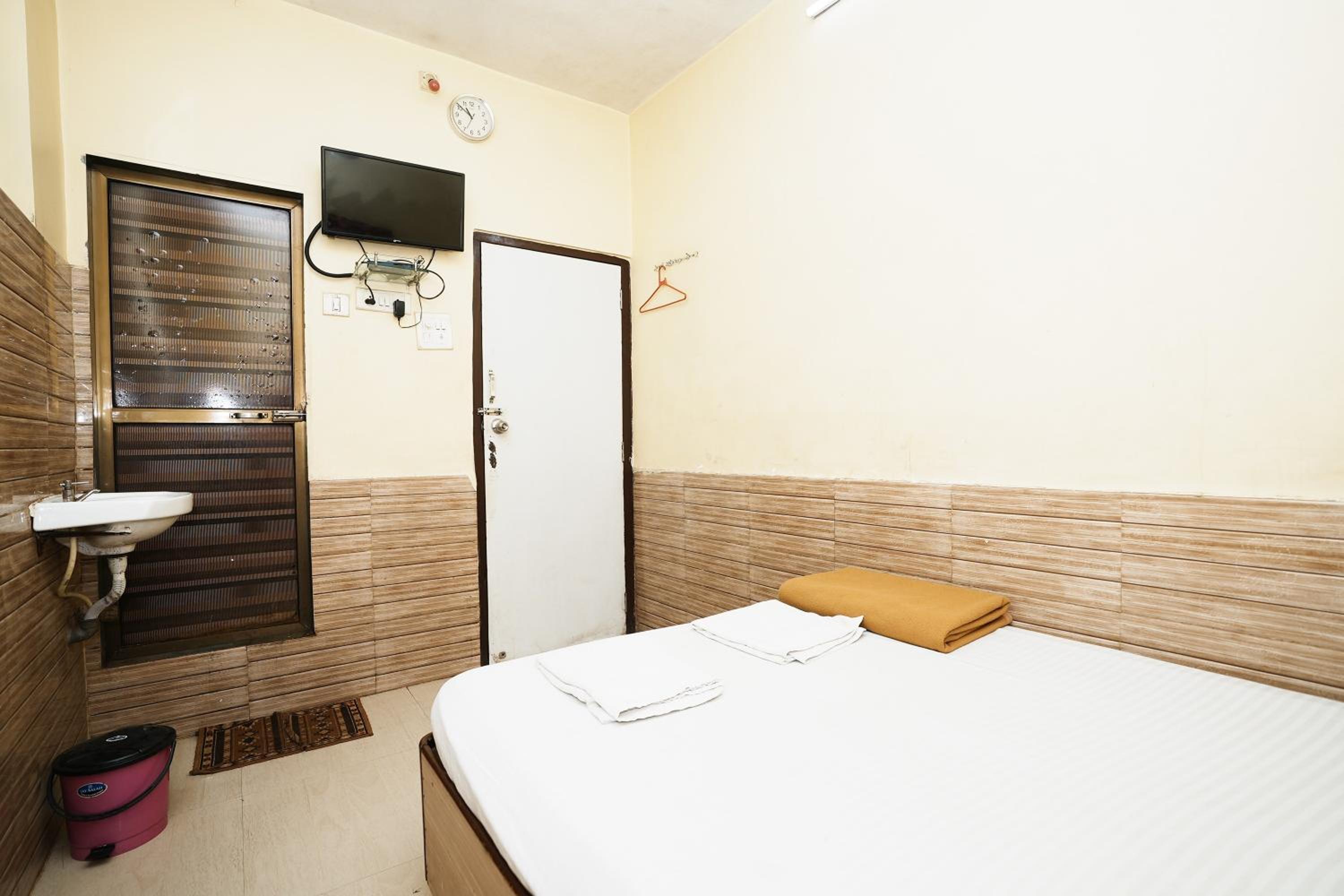 Hotel Sai Parikrama photo 4