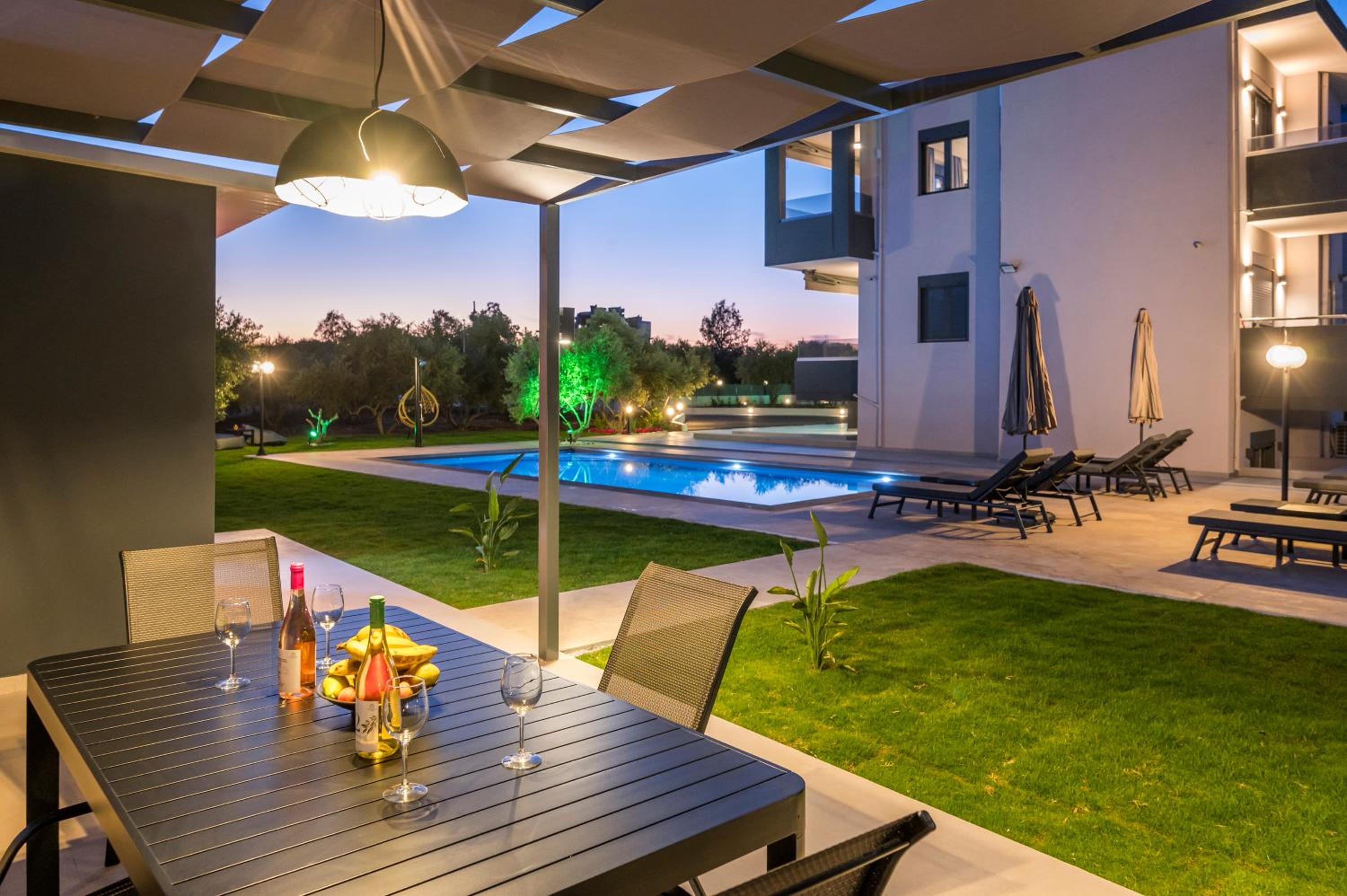 Aspect Luxury Apartments with Pool view 5