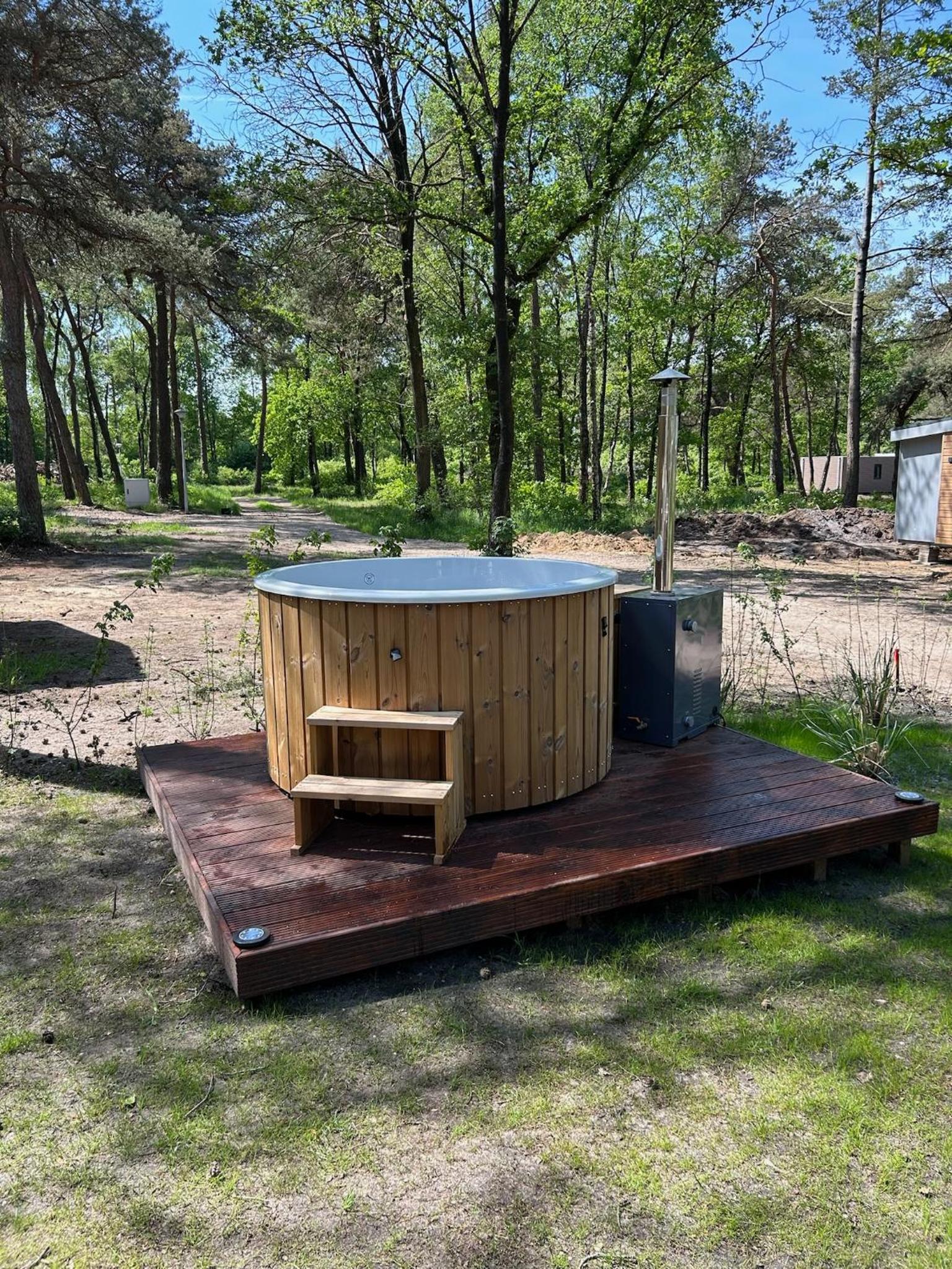 Bos chalet Hellendoorn met Hottub view 4