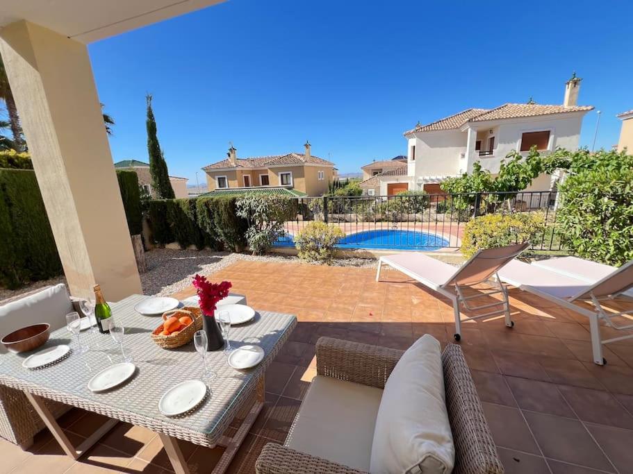 Preciosa Villa El Santuario piscina Altaona Golf