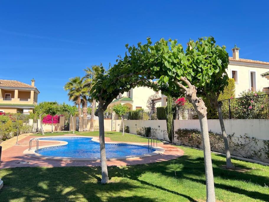 Preciosa Villa El Santuario piscina Altaona Golf