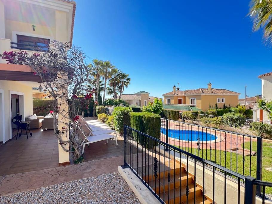Preciosa Villa El Santuario piscina Altaona Golf
