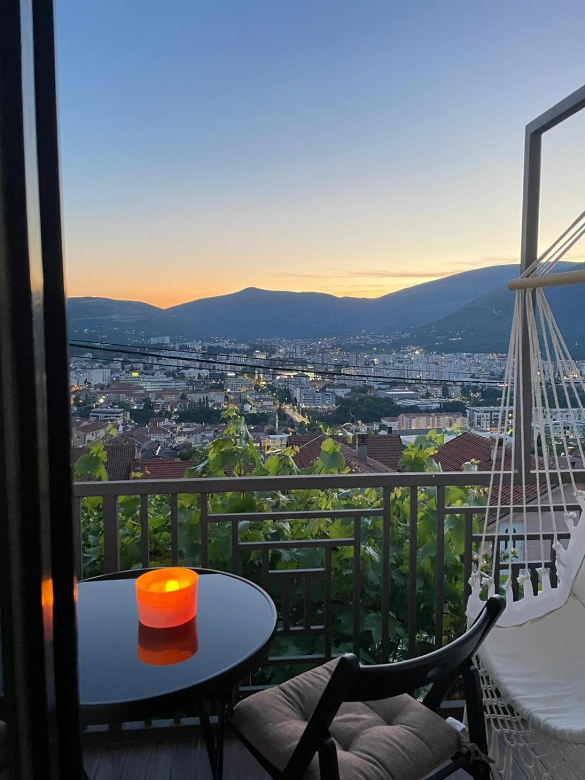 Hills Holiday House