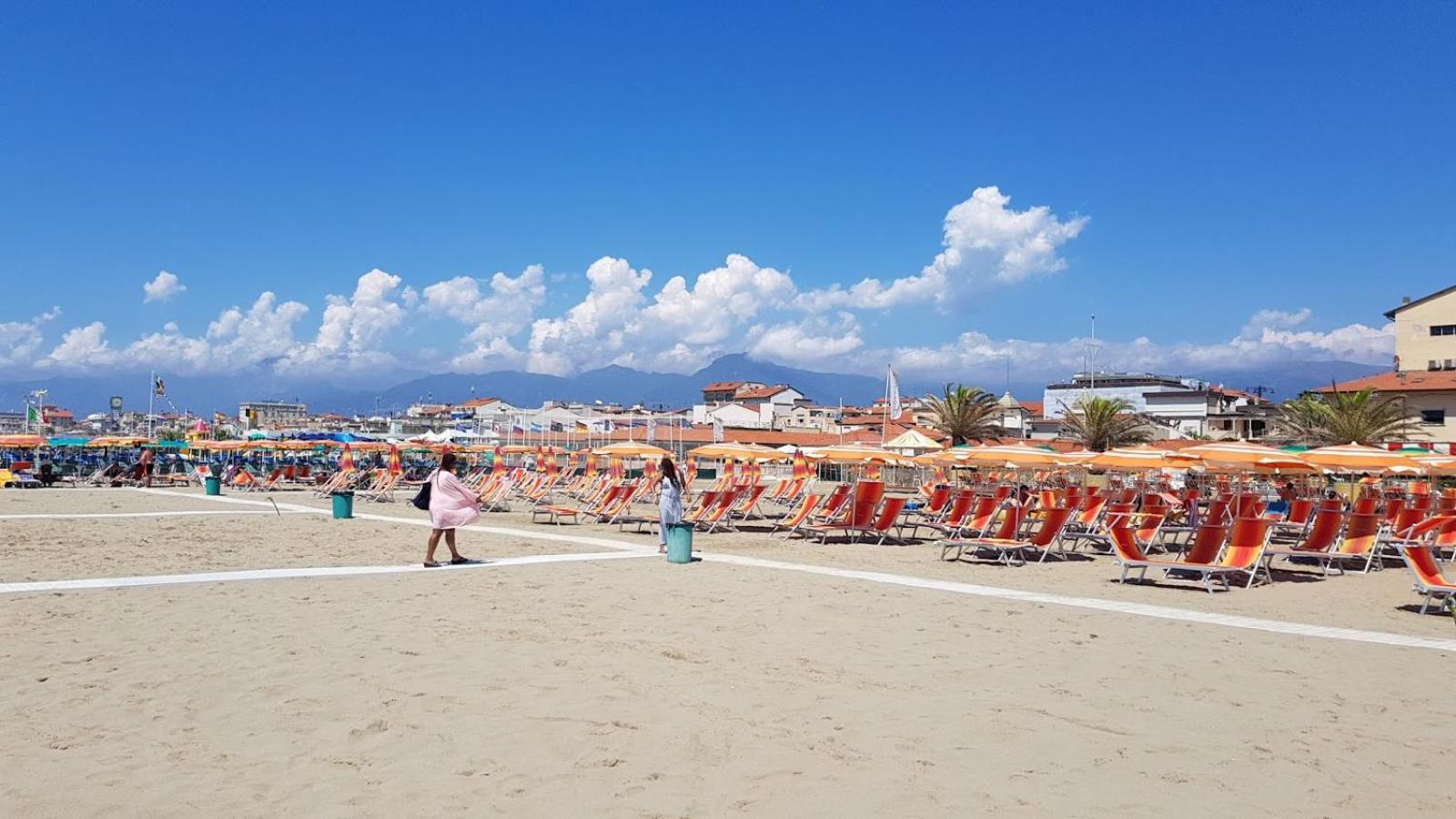Viareggio Vacations - Mobile home Viareggio - Camping Paradiso- Including airco -Zona Gialla 016 - Property Image 8