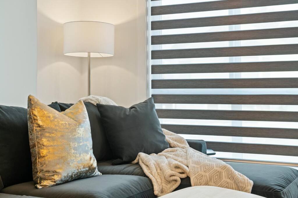 Townhome w Free Parking & Fast Wi-Fi