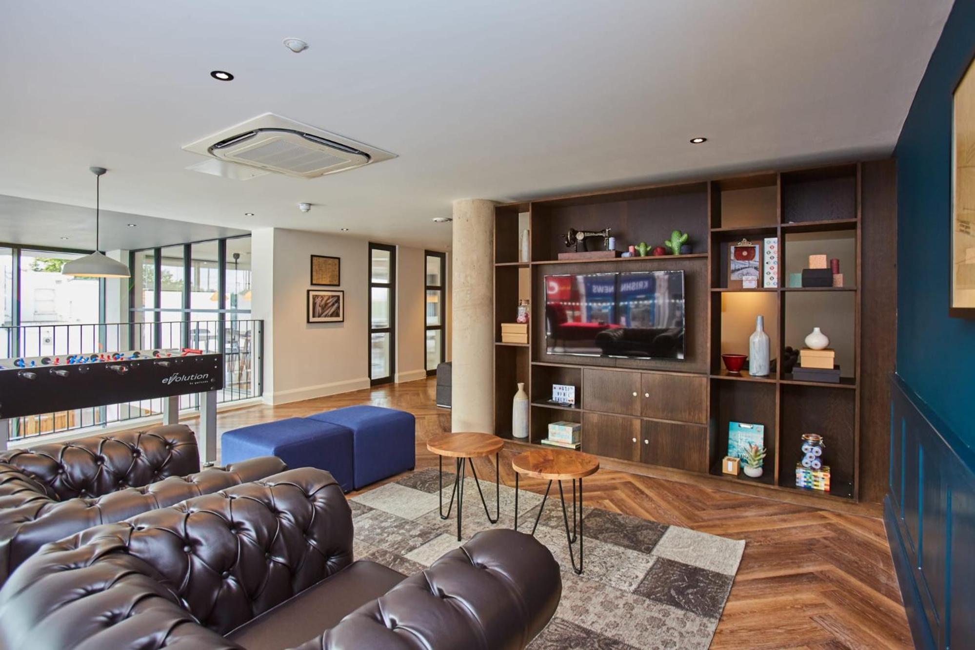 Chic Modern Apartments at Mannequin House in London