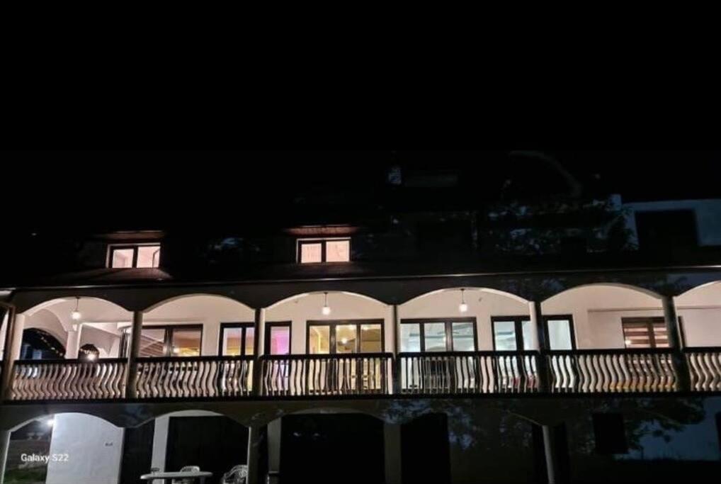 Prirodna Oaza Vila blizu Vlasica i Sarajeva