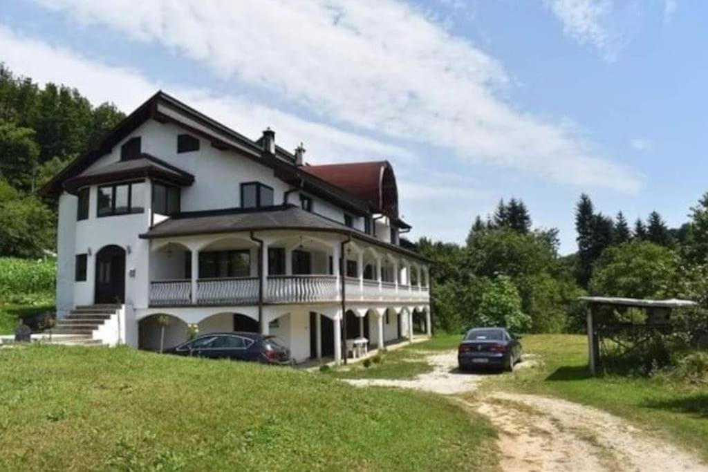 Prirodna Oaza Vila blizu Vlasica i Sarajeva