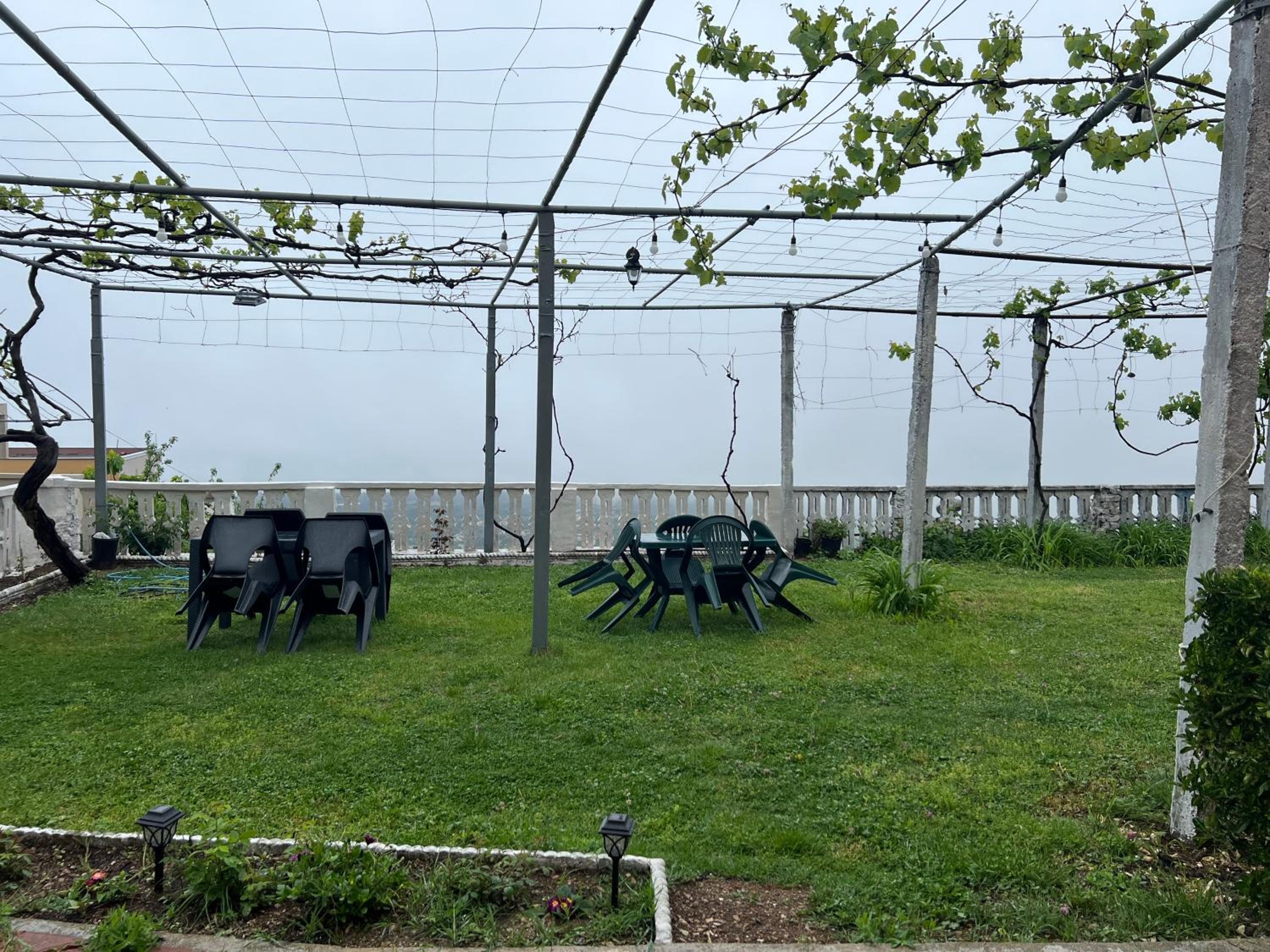 Garden Villa Guni