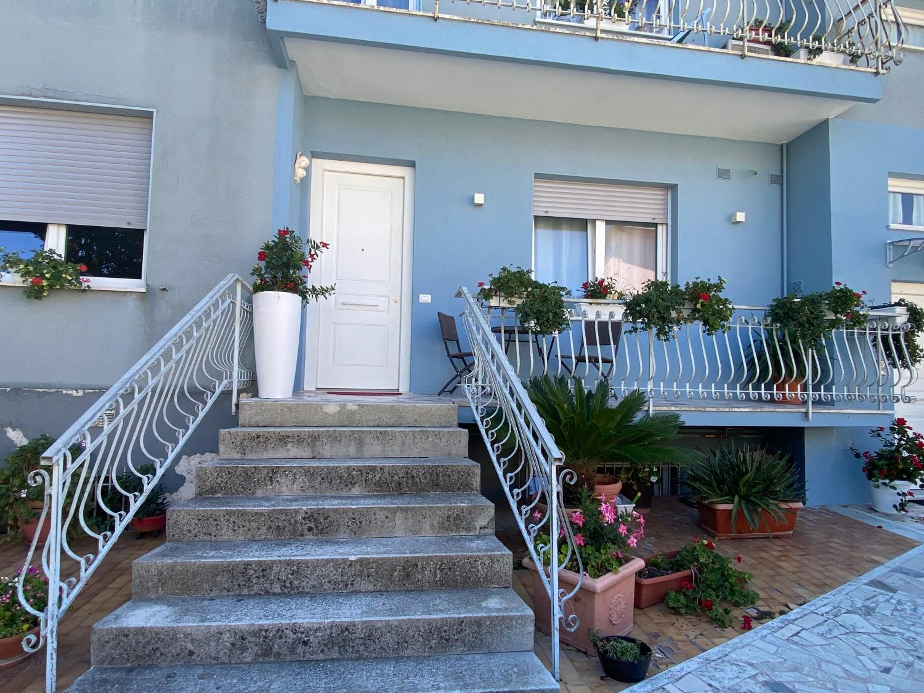 Lellolocations - Casa Osina - main view