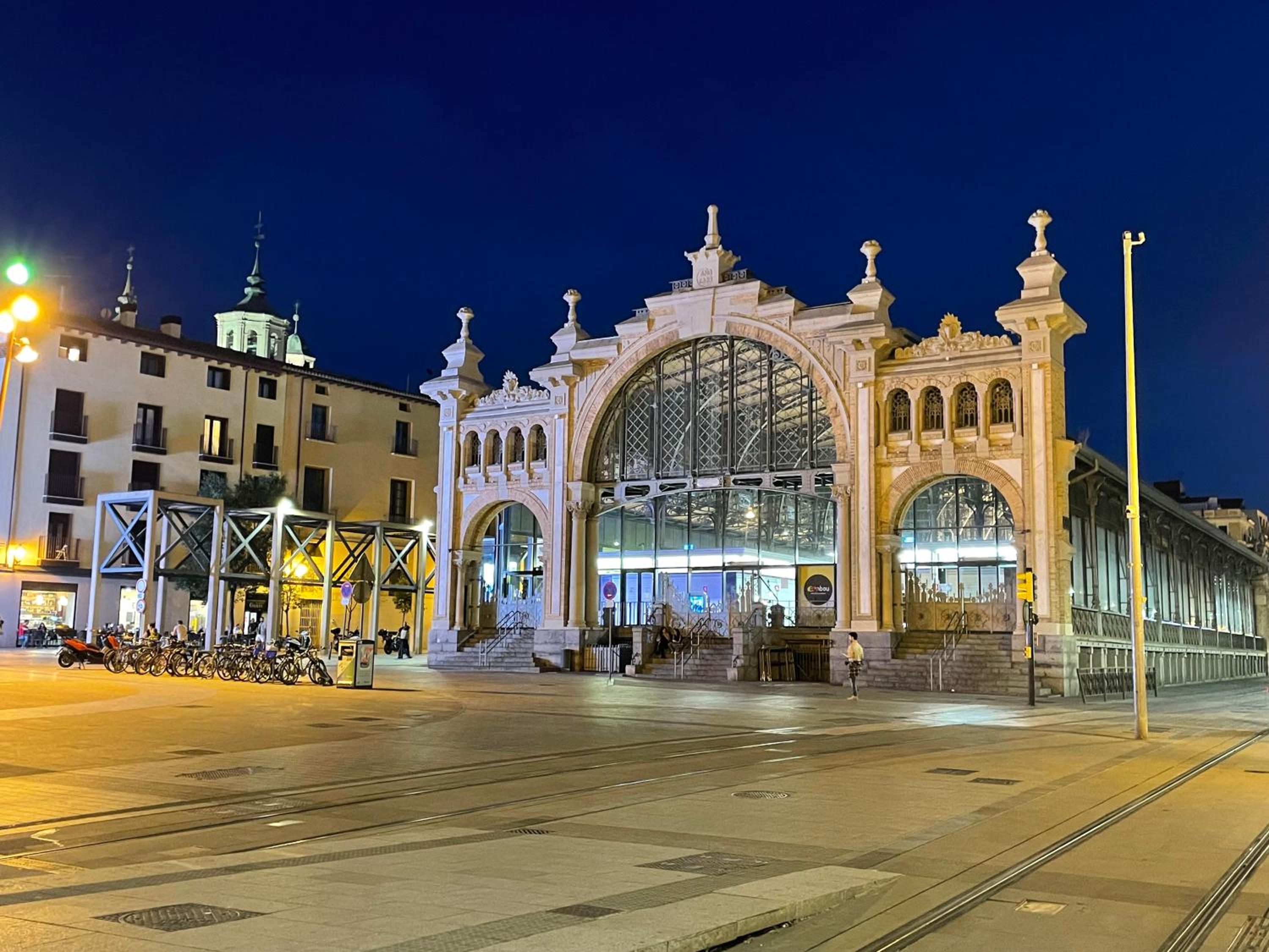 Ático junto a mercado central, con parking gratis