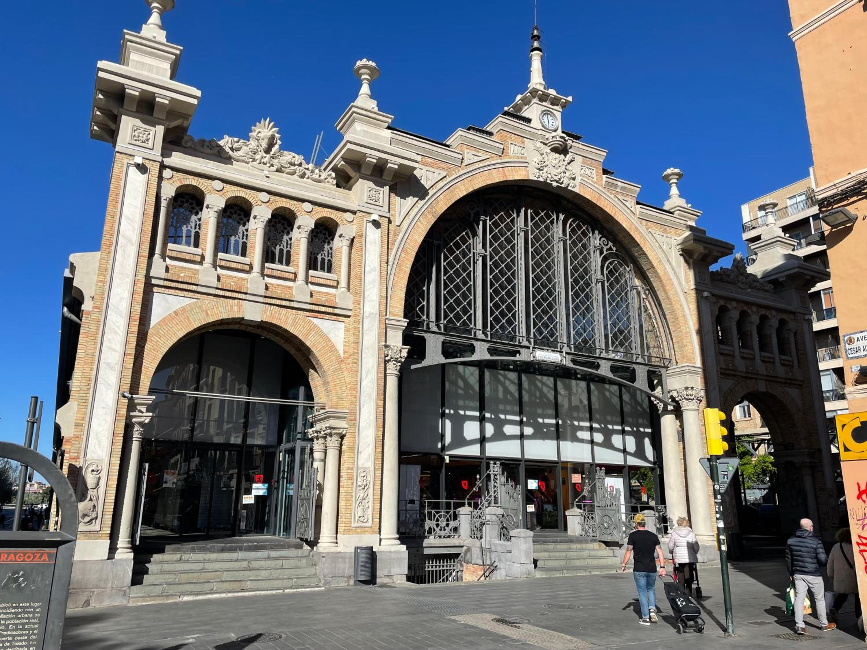Ático junto a mercado central, con parking gratis view 2