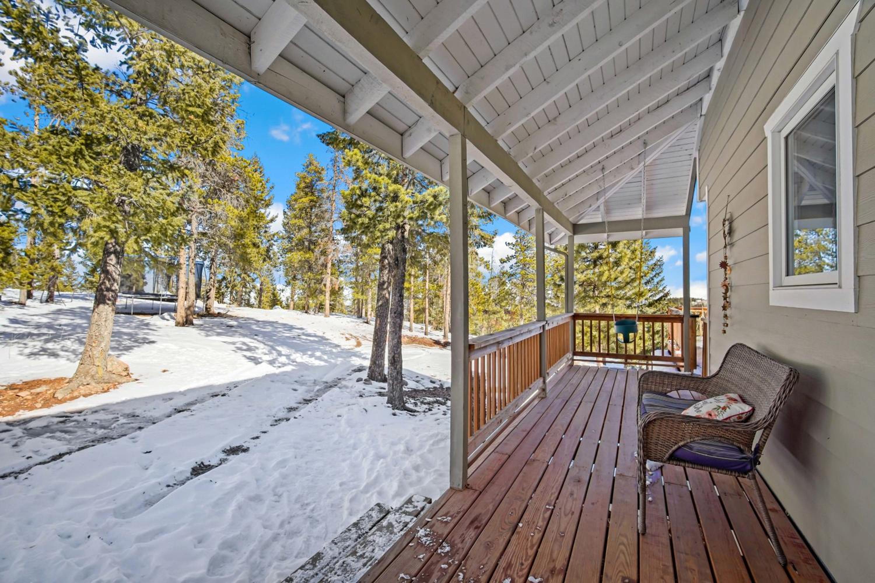 Mountain Top Escape Hot Tub Firepit Gameroom view 3
