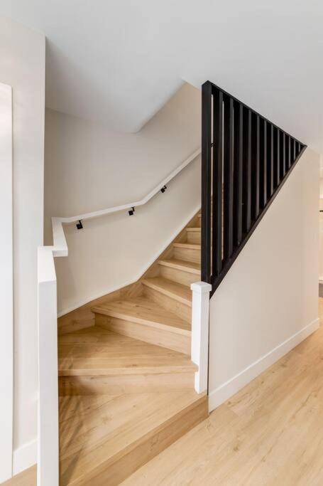 Pet Friendly & Accessible, 4 Beds