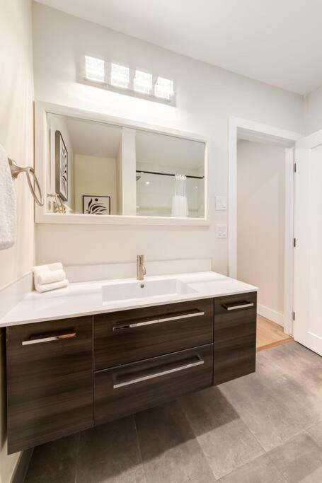 Pet Friendly & Accessible, 4 Beds