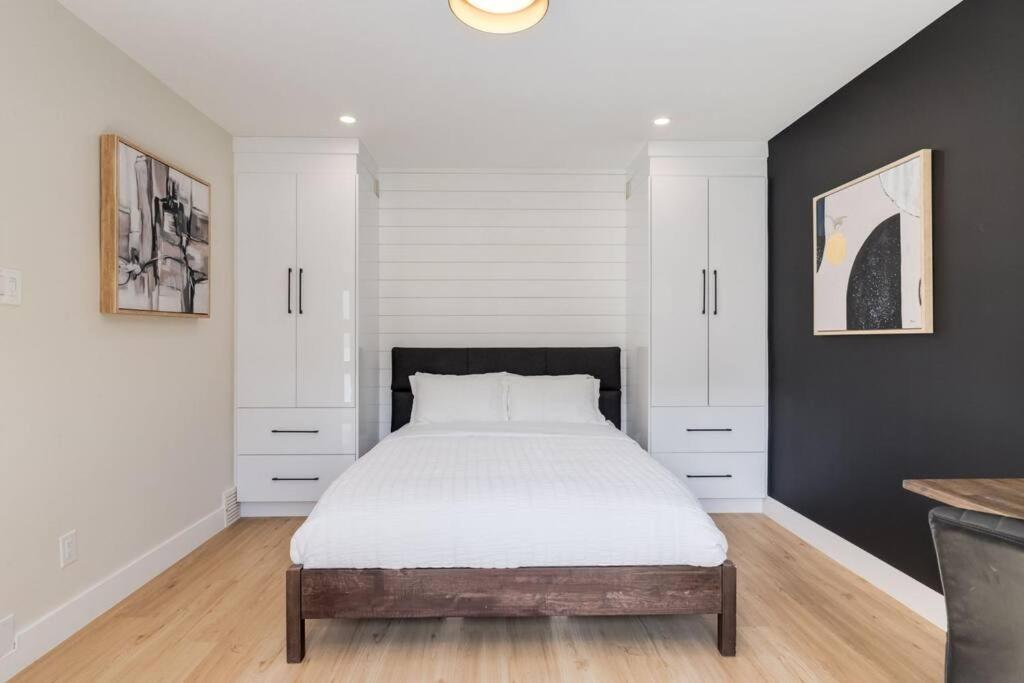 Pet Friendly & Accessible, 4 Beds