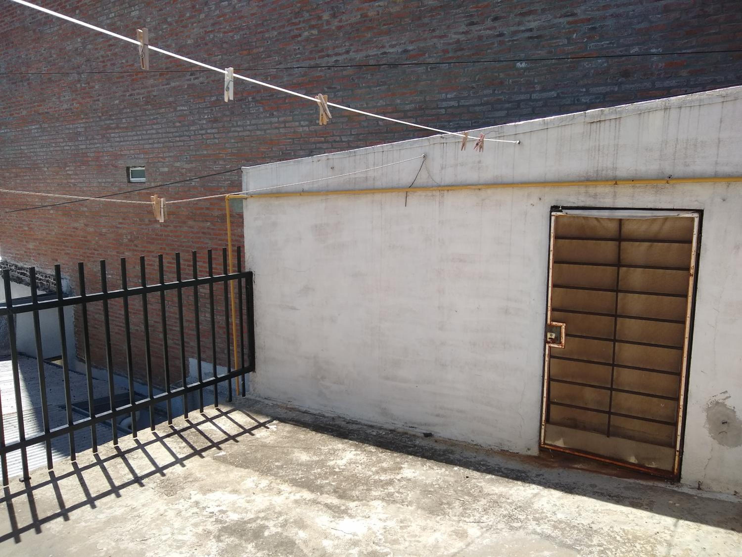 Departamento a pocas cuadras del centro con terraza