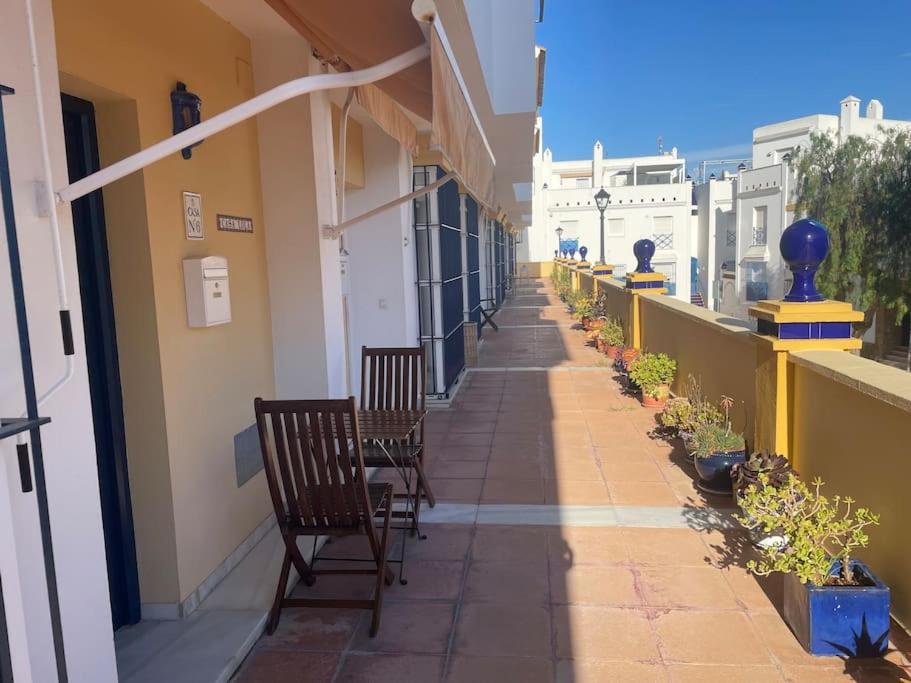 Casa Lola Conil, azotea al mar y parking Sólo familias o parejas photo 2