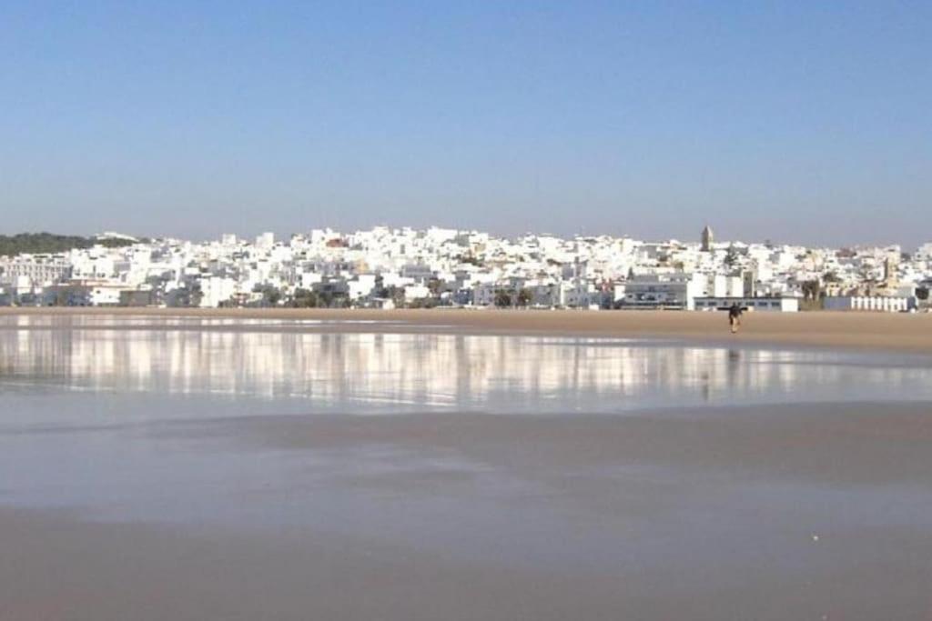 Casa Lola Conil, azotea al mar y parking Sólo familias o parejas photo 4
