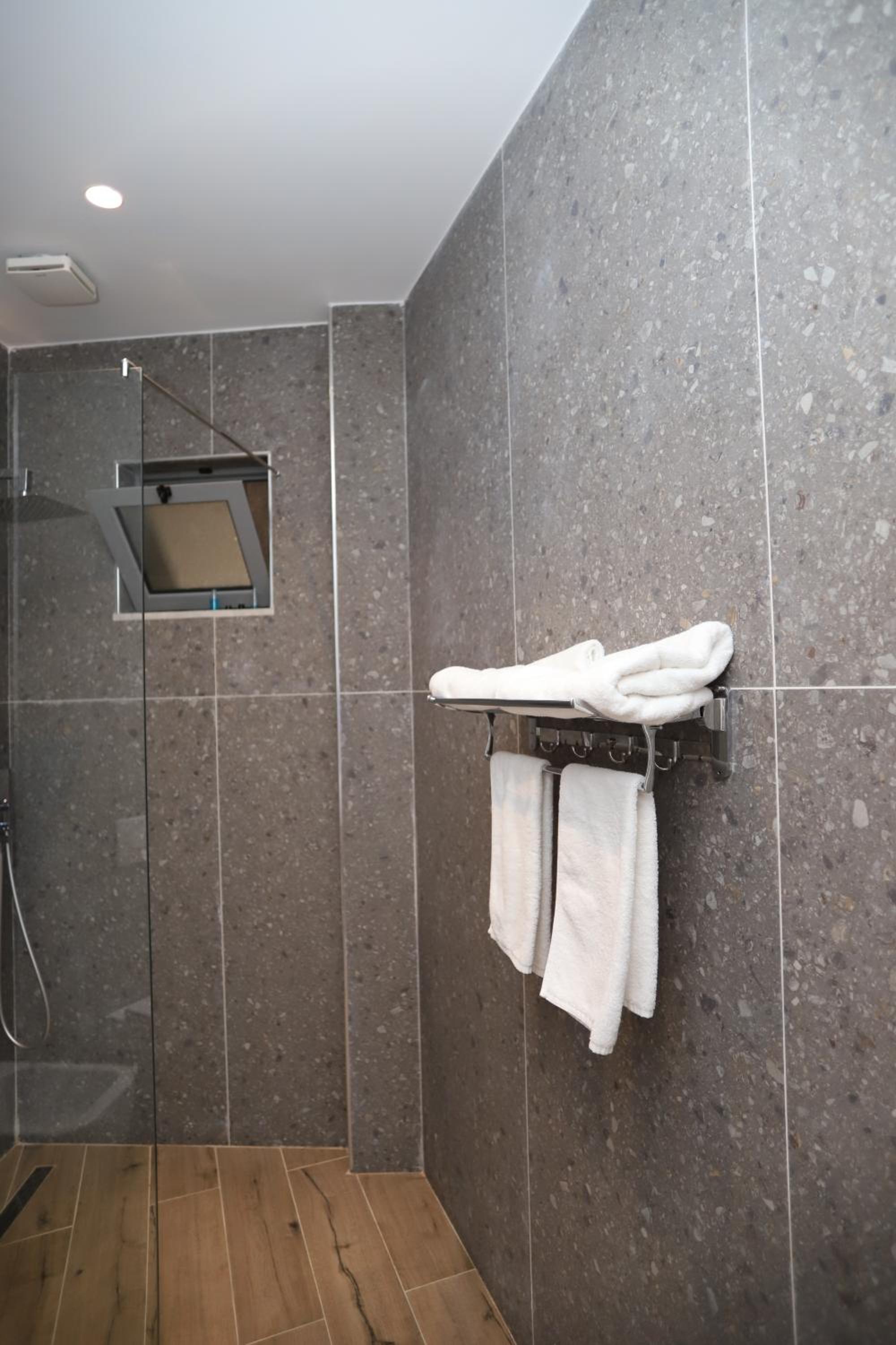 J&D Rooms Korce