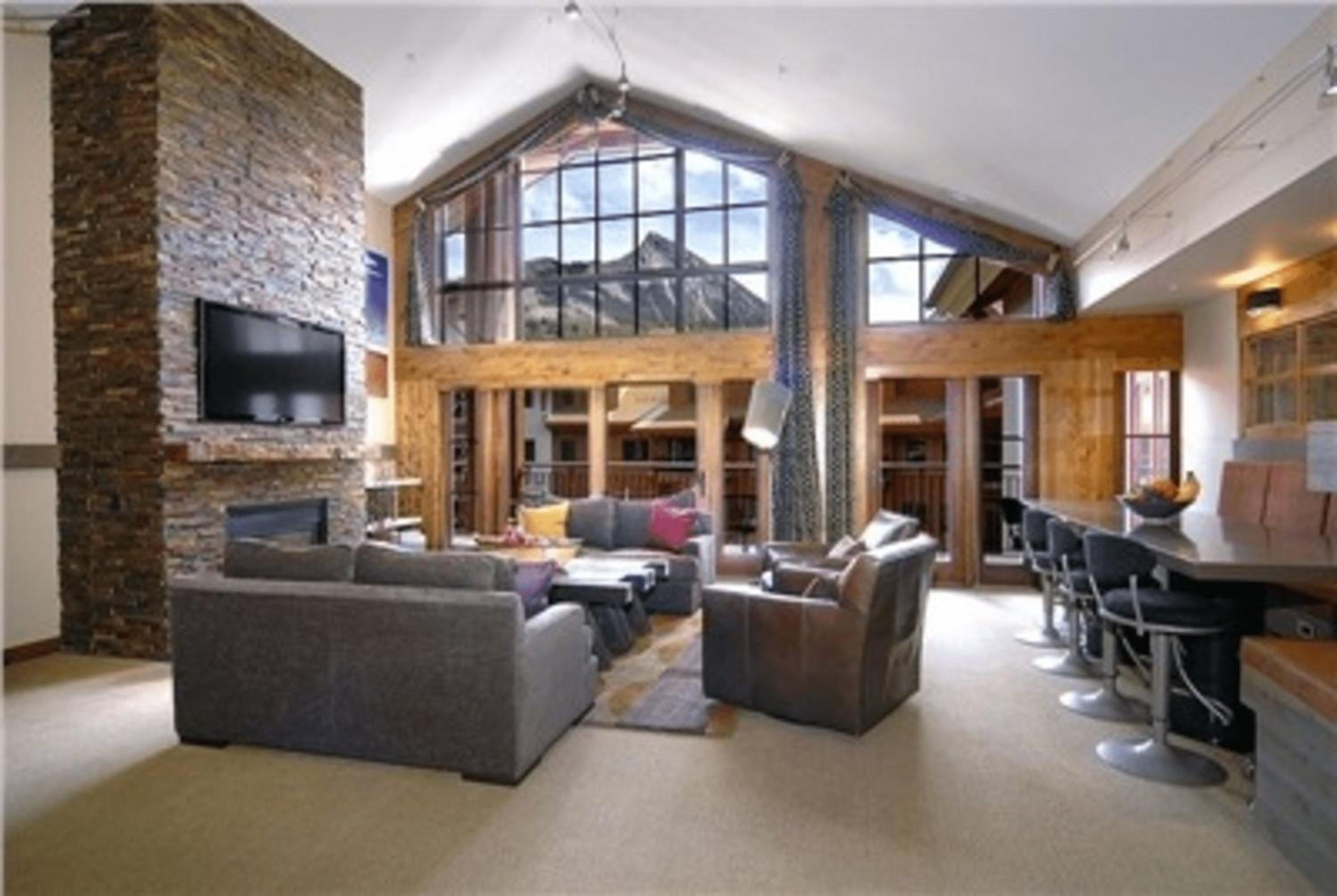 Gunnison Vacations - The Lodge at Mountaineer Square - Property Image 1