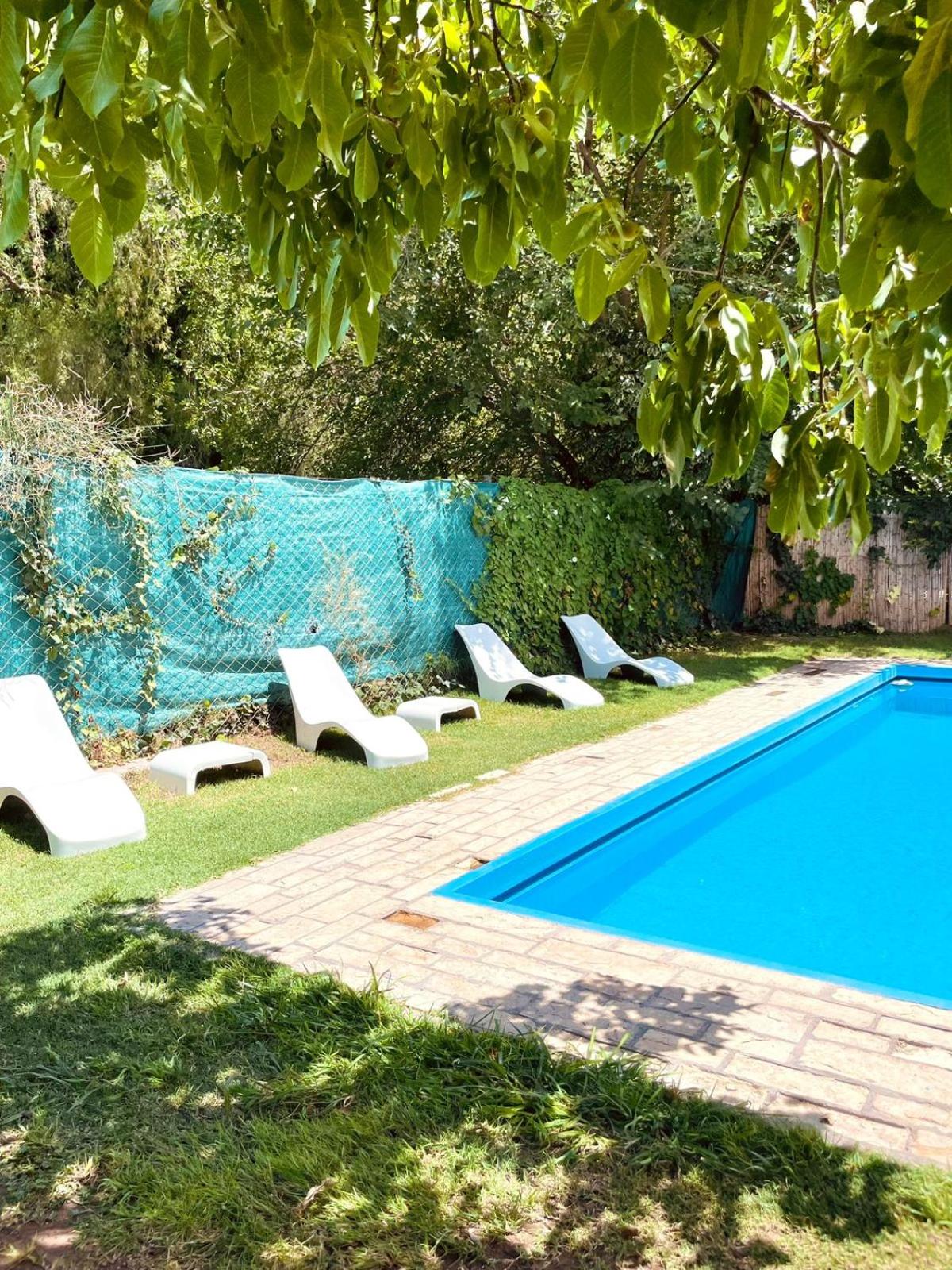 Hermosa y amplia casa en la mejor ubicacion de Chacras, con piscina y jardin