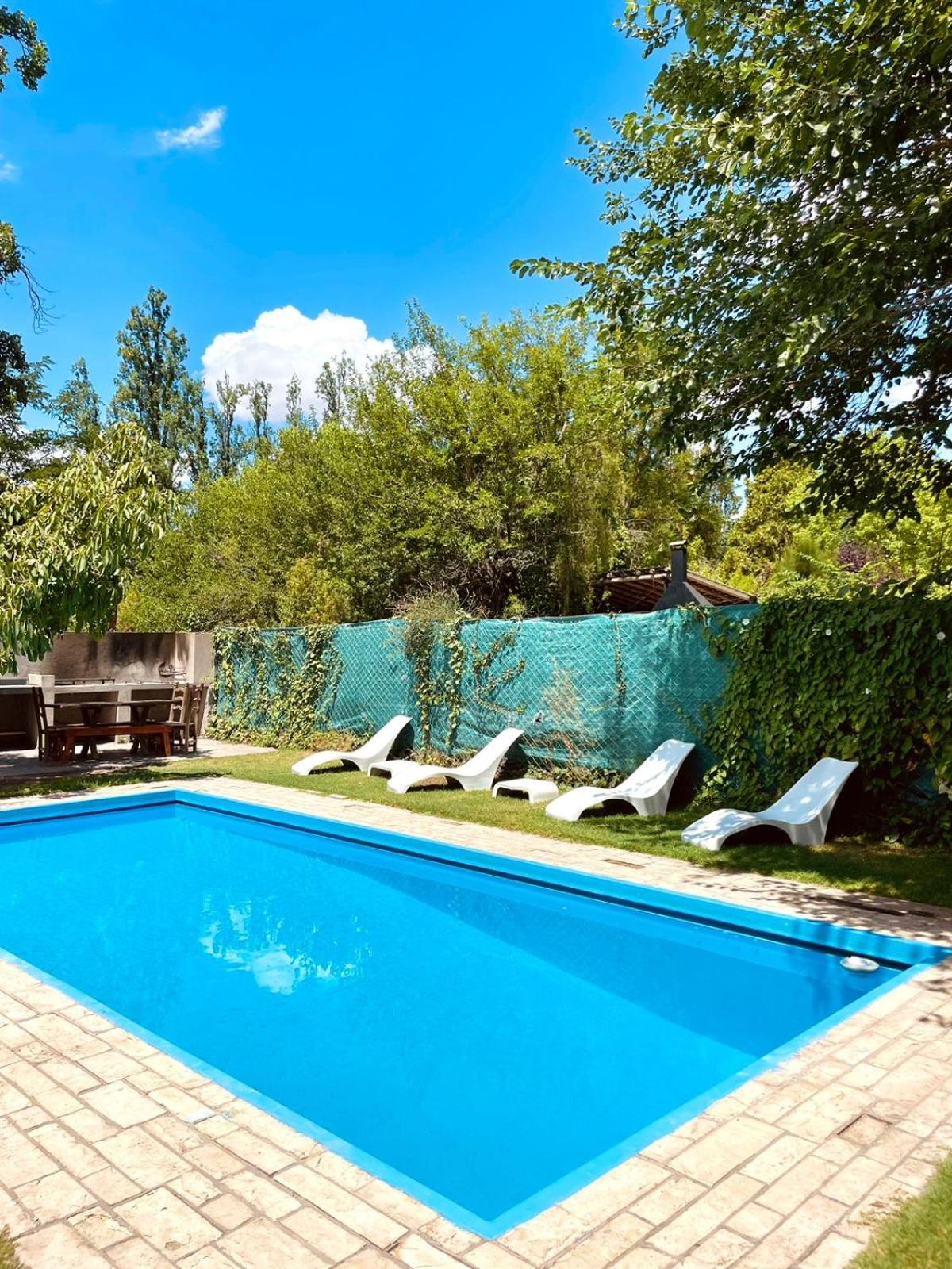 Hermosa y amplia casa en la mejor ubicacion de Chacras, con piscina y jardin