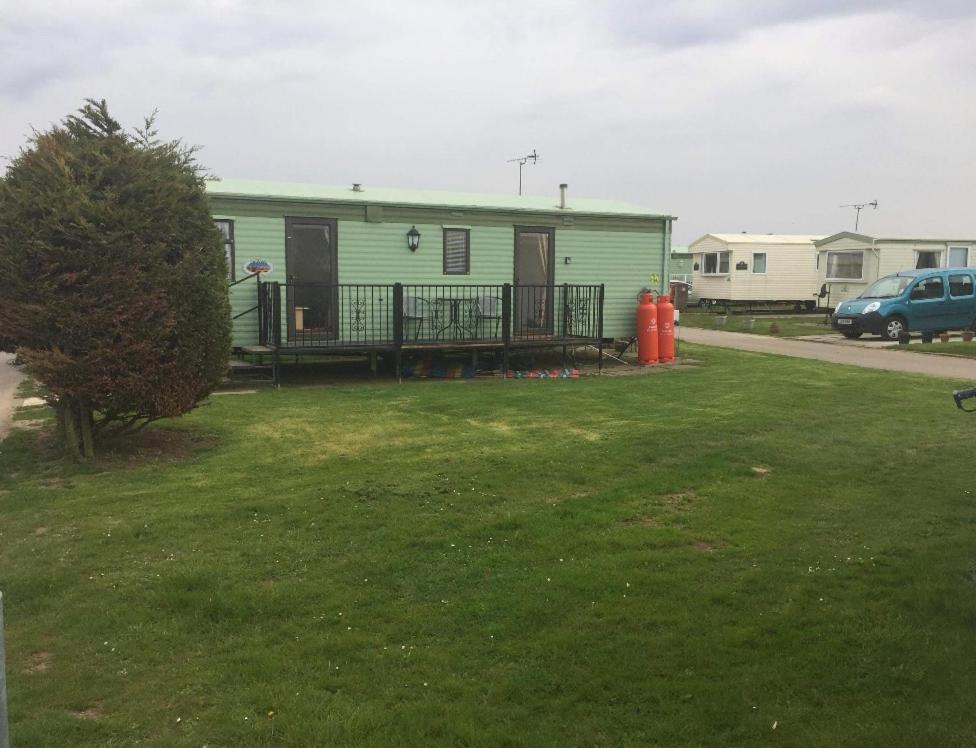 45 Dunlin dell. Thornwickbay Bridlington east coast . view 3