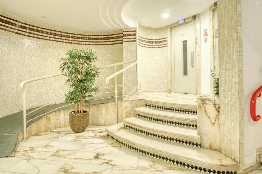 COBLANCA 5-STUDIO EXCLUSIVO photo 2